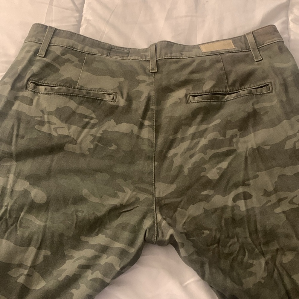 AG The Camden tailored camo cropped pants size 33 - Picture 2 of 5